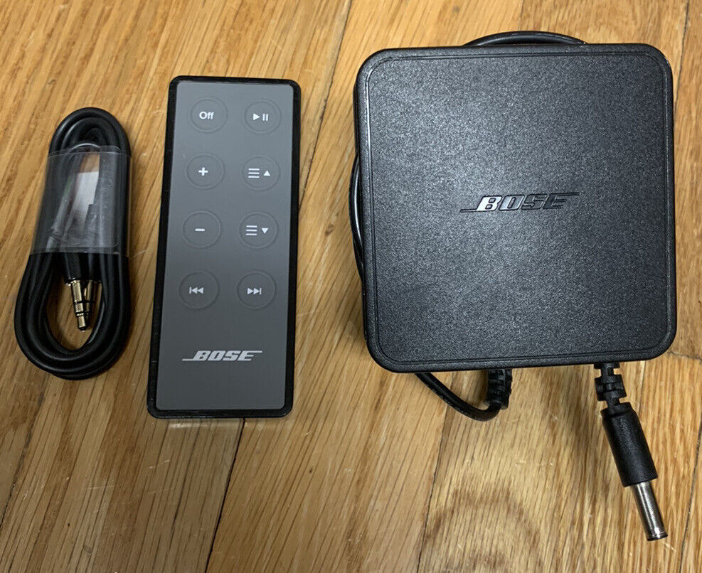 Bose SoundDock N123 Portable Digital Music with remote and Bose SoundDock N123 Portable Digital Music with remote and