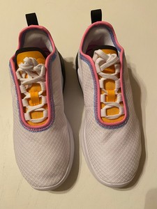 nike air max motion 2 yellow