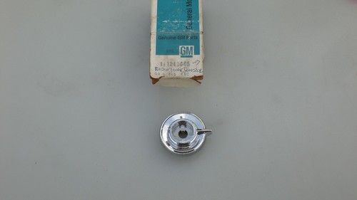 1973-1977; BUICK CENTURY,REGAL,1975-1979; APOLLO,SKYLARK NOS RADIO KNOB #1240665 - Picture 1 of 3