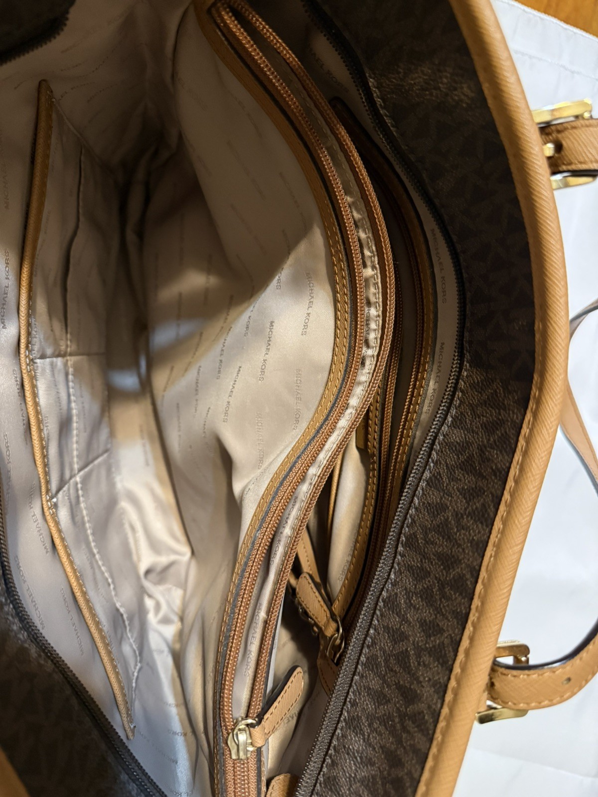 Michael Kors Jet Set Signature Snap-Pocket Hand Shoulder Bag In BROWN Gold Tone thumbnail 13