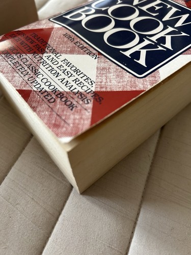 Set Of 3 Iconic Paperback Cookbooks, Fanny Farmer, Pillsbury, Better Homes - Foto 7 di 12