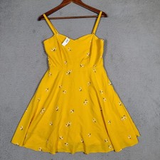 Old Navy Cami Dress Womens Medium Yellow Ditsy Floral Sleeveless Fit & Flare NWT