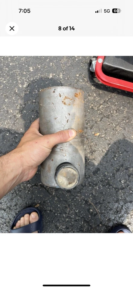 Tanque de gasolina minibike vintage con medidor en tapa y pavo real Foto 3 de 4