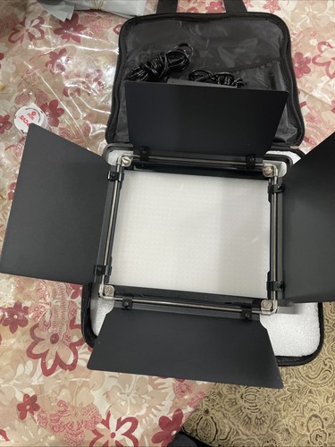 NEEWER LED-NL660 Video Light Dimmable Bi-Color LED Panel with LCD Screen - Picture 5 of 6