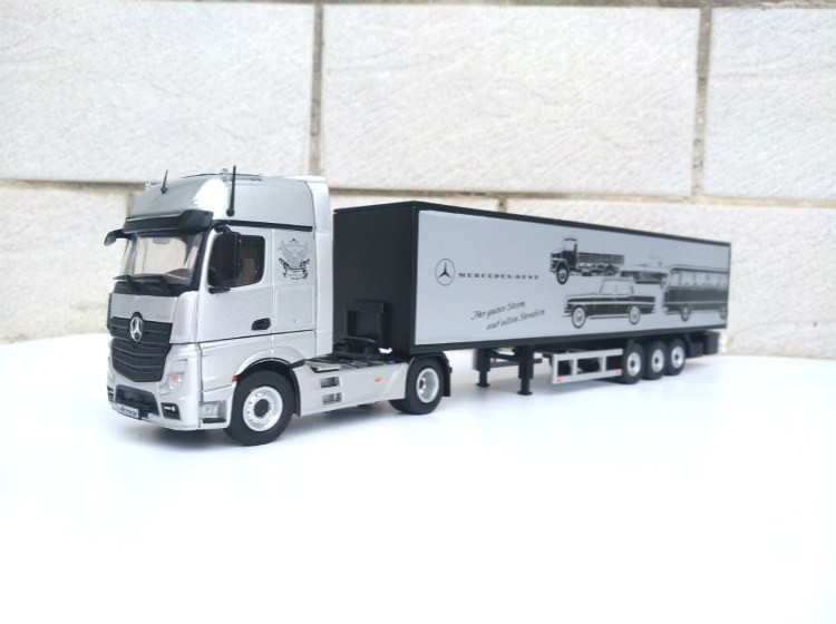 No.3 NZG 1/50 Mercedes-benz Actros SLT NZG 1:50 · MERCEDES ACTROS