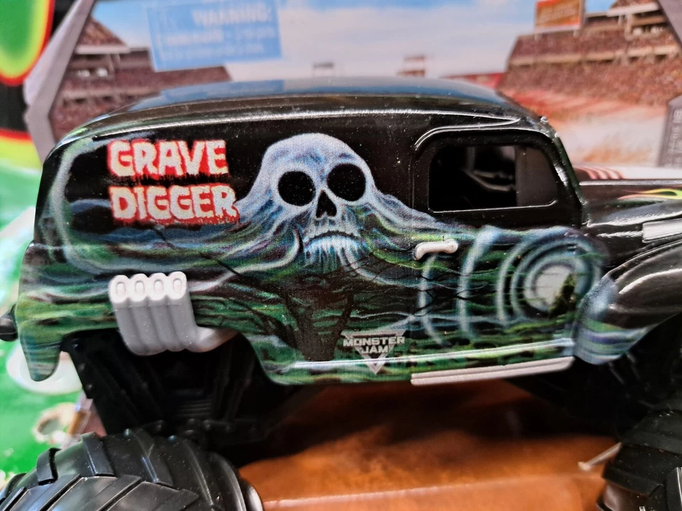 GRANDMA GRAVE DIGGER Large 1/24 One Time Release Rare Htf Vintage Grave Digger - Image 4 of 4