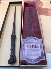 The Noble Collection Harry Potter Wand in Ollivanders Collector Box NN7005 - NEW