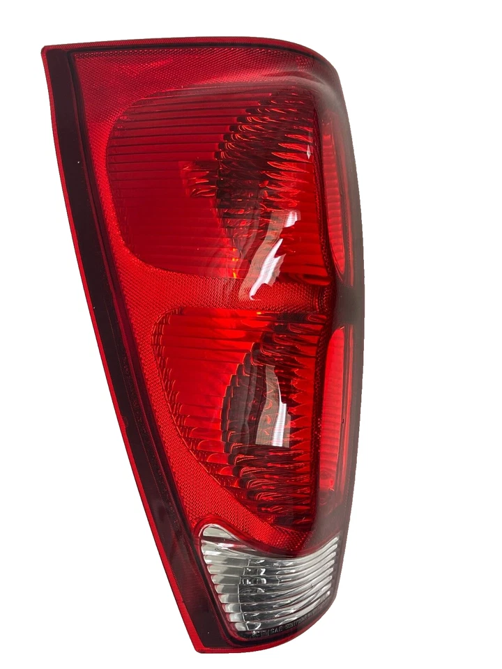2002-2006 Chevrolet Avalanche 1500  Avalanche 2500  LEFT DRIVE  TAIL LIGHT OEM Foto 2 de 4