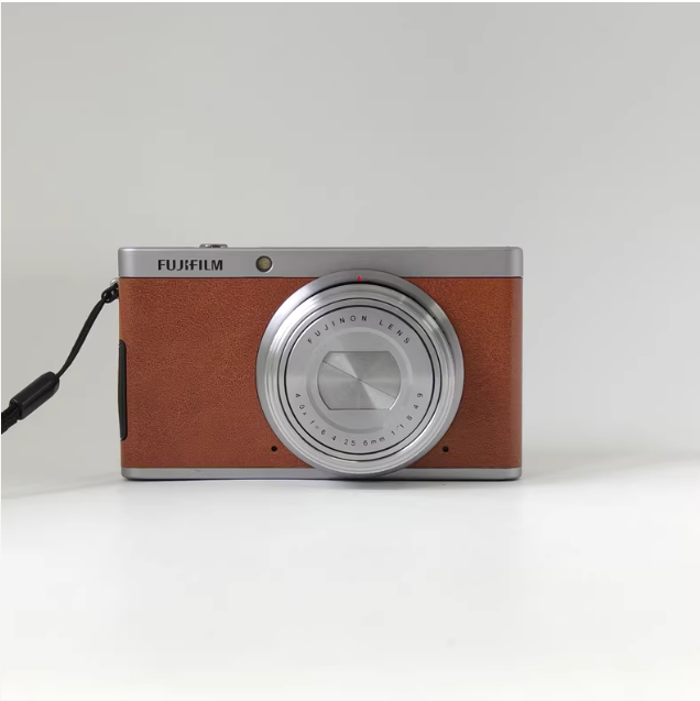 Fujifilm XF1 Orange 16MP APS-C Vlogging Camera with 201K Pixel Display Portable Stylish Design