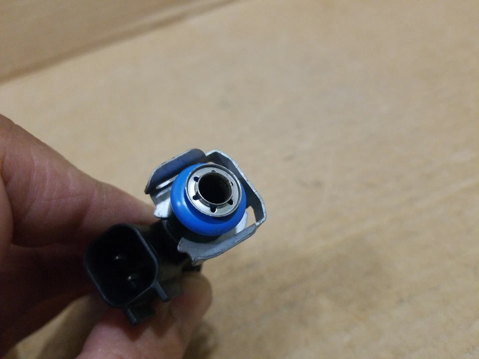 Chevy Cobalt Pontiac G5 2005-2010 motor 2,2 L inyector de combustible 12582219 Foto 4 de 4