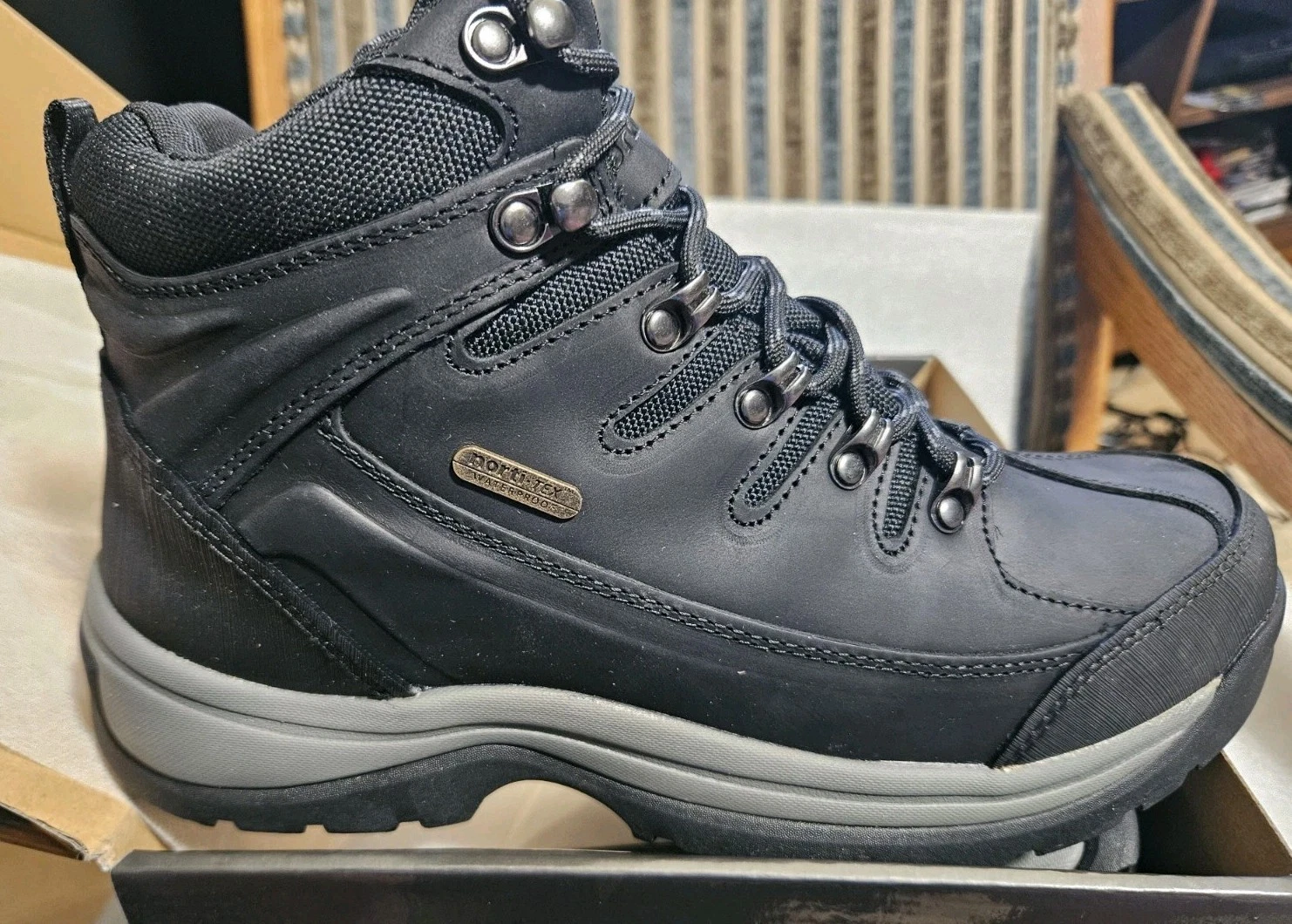 NortiV 8 Hiker Mens Black Lace Up Waterproof Hiking Boots Size 10.5