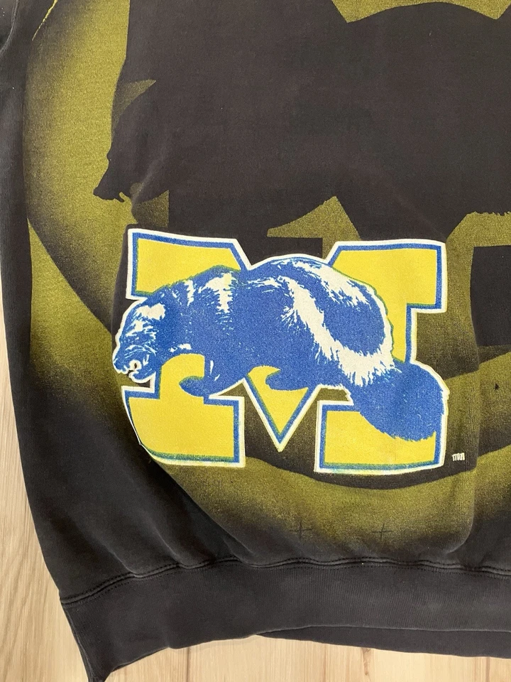 🔥Moletom Vintage Anos 90 Michigan Wolverines Cross Script Gola Redonda Tamanho XL Graal - Imagem 3 de 4