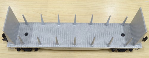 Atlas O Gauge ATSF 190985 Bulkhead Stake Side Flat Car / FedEx FS - Picture 8 of 24