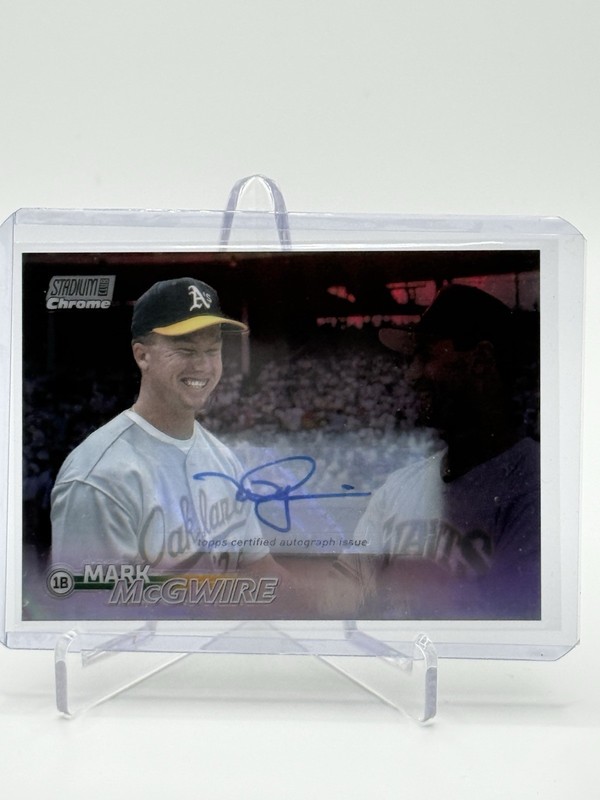 2023 Topps Stadium Club Mark McGwire Auto 11/25 Athletics