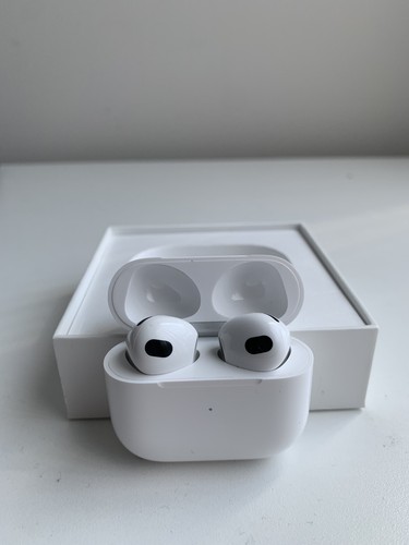 Apple AirPods 3rd Generation - Photo 3 sur 3