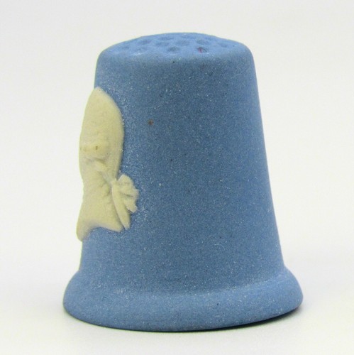 WEDGWOOD COLLECTABLE JASPERWARE THIMBLE JOSIAH WEDGWOOD (TM216) - Picture 3 of 4