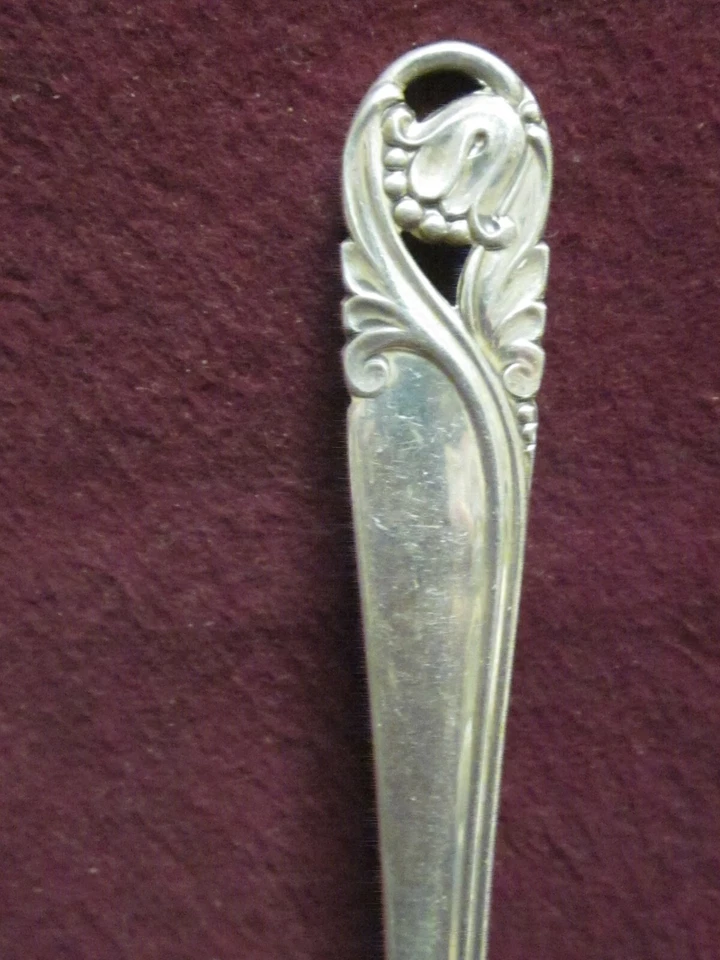 Tenedor de ensalada International Sterling SPRING GLORY 6 1/2" 38g sin monograma   Foto 2 de 4