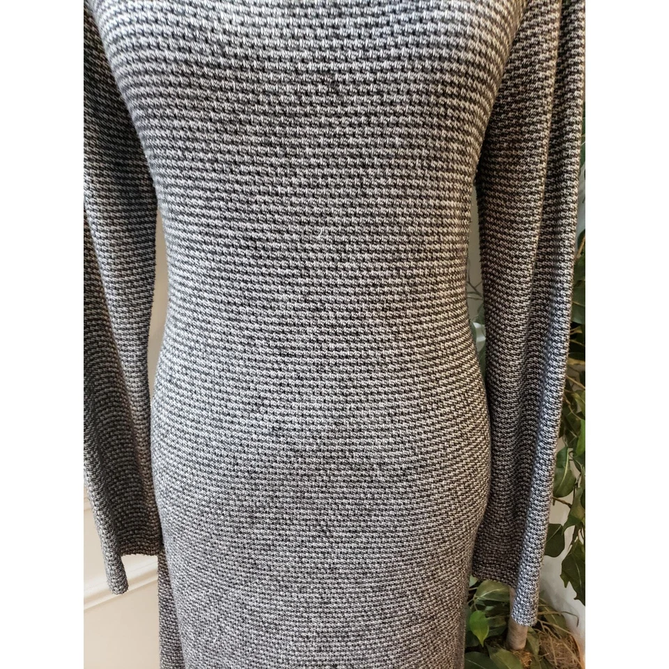 Vestido Suéter AGB Para Mujer Mediano Negro Gris Tejido a Cuadros Manga Larga Capucha Cuello Foto 4 de 4