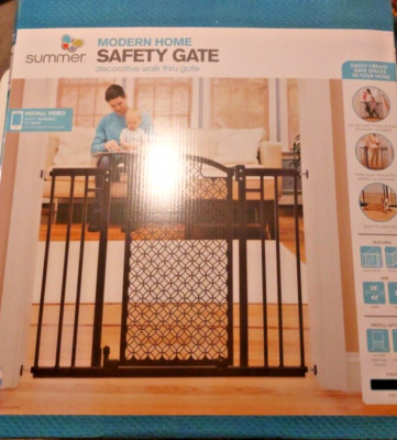 New Summer Infant 42-in x 30-in Decorative Walk Thru Safety Gate