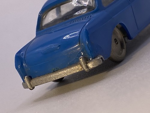 Legoš„Vintage 1961 Volkswagen VW 1500 Type 3 Notchback & Garageš„1:87 HO Scale - Picture 8 of 19