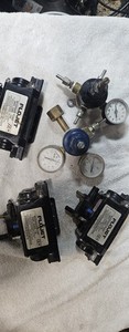 Parts/ Flojet Beverage Pump N5000-140 CO2 or Dry Compressed LOT regulators used