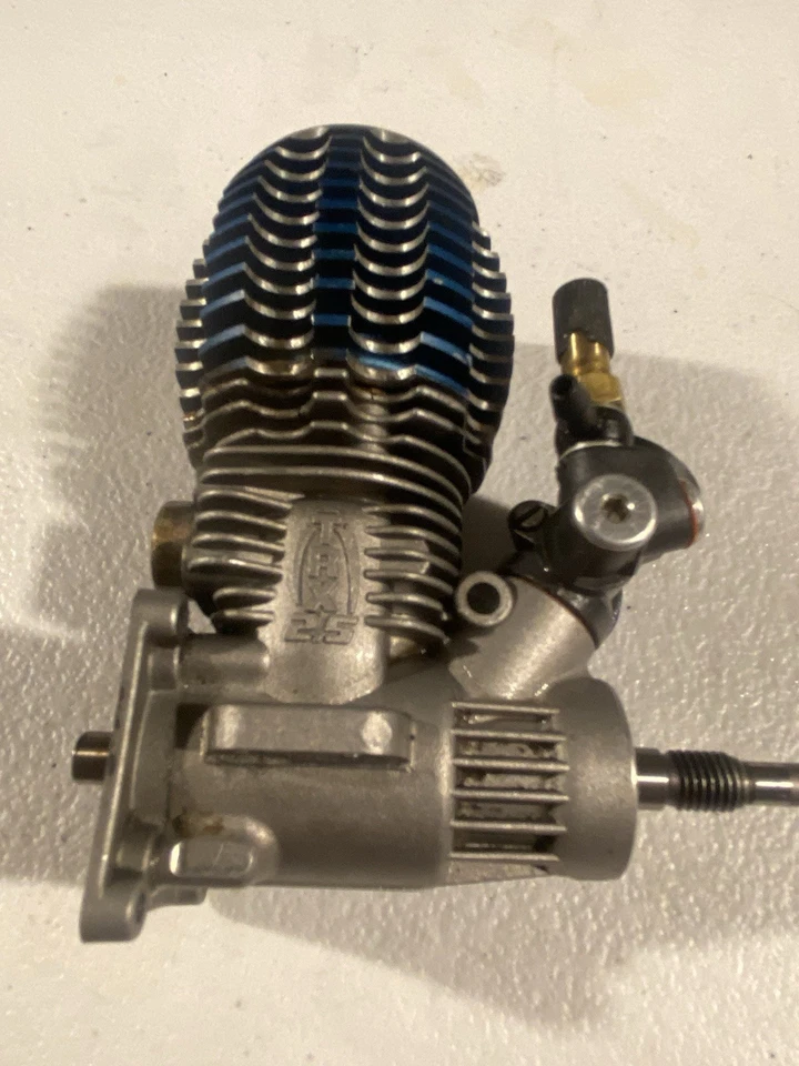 TRAXXAS 2.5R Nitro Engine for Parts Or Repair See Photos - Image 4 of 4