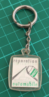 Vintage French, Holts Spray Paint Lenticular Keyring