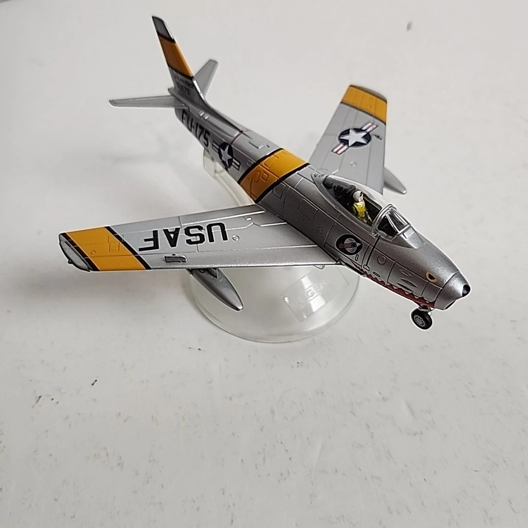 Ensemble 2 Corgi 1:72 AA35801 N.Américaine F-86F Sabre