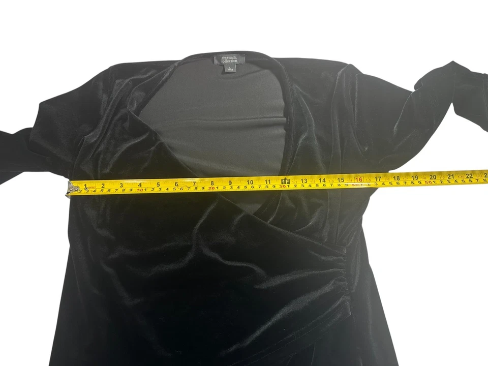 Dressbarn Faux Wrap Velvet Top Womens L Retro Gala Holiday Party Classic Elegant - Image 3 of 4