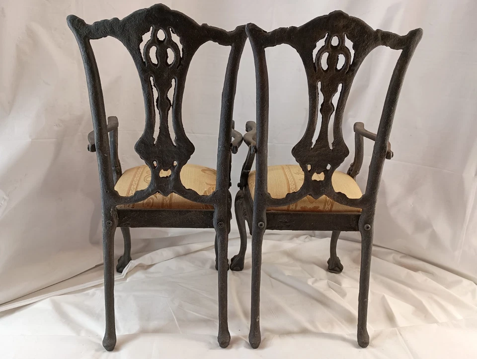 Par de sillas vintage de oso de peluche/muñeca de hierro fundido pesado. Pies de bola y garra Foto 4 de 4