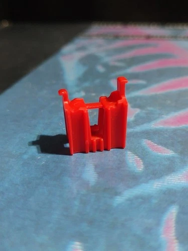 Vintage 1986 MOTU Flying Fists HE-MAN Red Backpack Clip! Masters Of The Universe