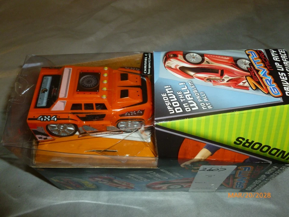 NEW AIR-HOGS ZERO GRAVITY MICRO RC CAR Orange - Image 2 of 4