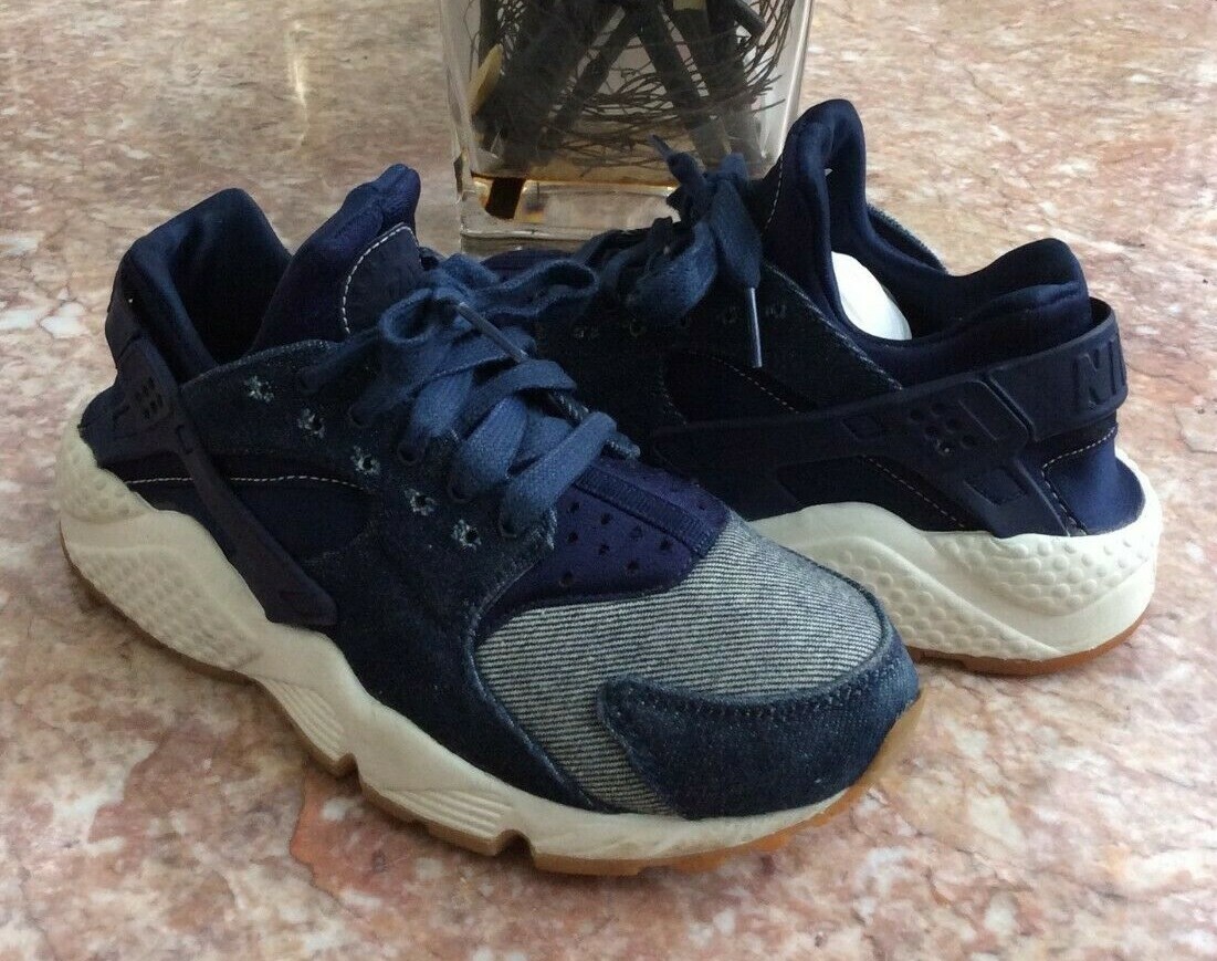 Nike Air Huarache Run SE Womens Binary Blue Denim Gum Shoe