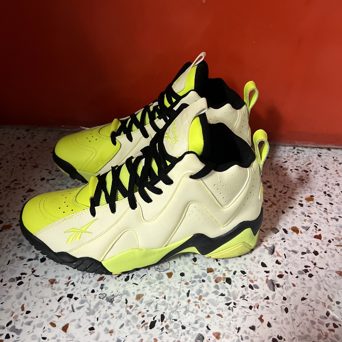 Size 11 1/2 - Reebok Kamikaze II Mid‎ Glow 2013 Glow In The Dark New Rare Reebok Kamikaze II Mid Glow Basketball (2013) Mens  main image 3