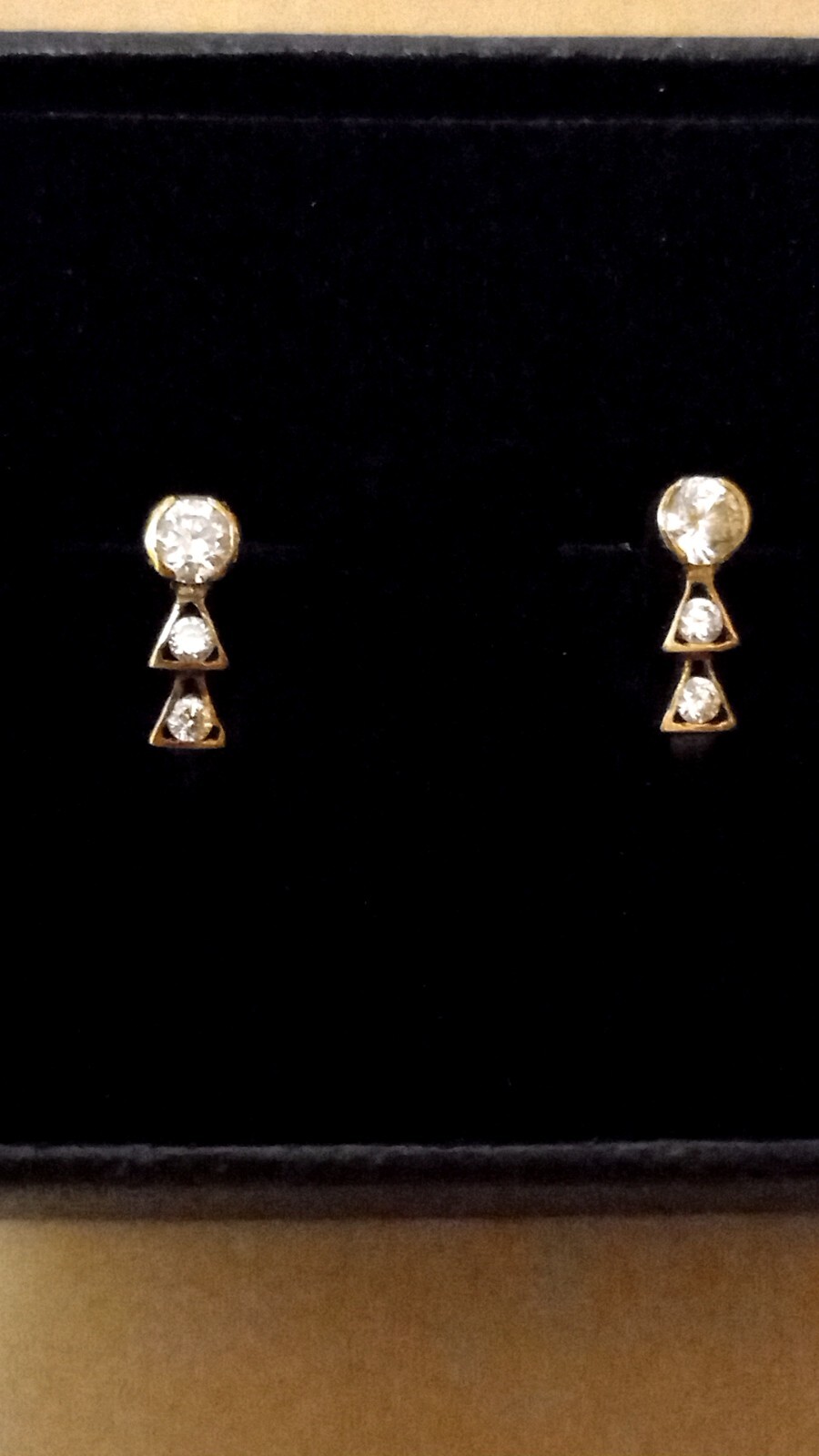 Pendientes oro 18k y zirconitas con cierre catalán nuevos