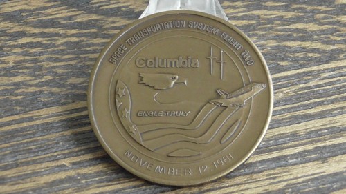 Vintage NASA STS-2 Columbia Landing DFDF Münze #498S - Bild 1 von 8