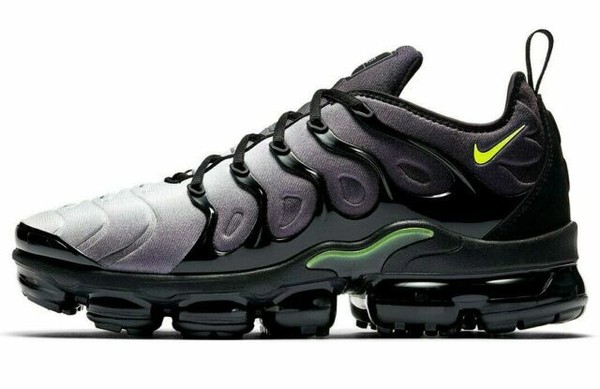 vapormax plus black size 5