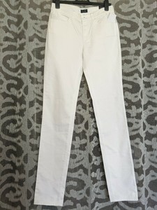 lightweight white jeans