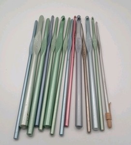 Vintage Crochet Hooks Lot of 14 Aluminum, Susan Bates Mixed Sizes