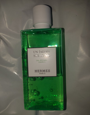 HERMÈS Un Jardin sur le Nil Shampoo for Hair, Unisex, Green Bottle