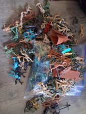 Mixed Lot of Plastic Army Men Soldiers and Indian Plastic accessories