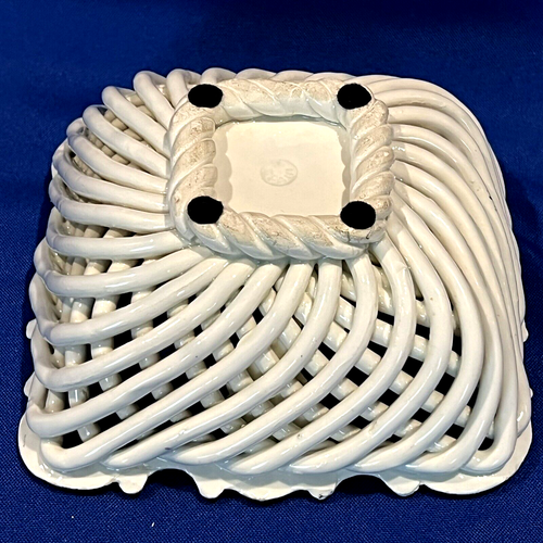Vintage Porcelain White Lattice Gold Accent Floral Basket Bowl - Picture 3 of 4