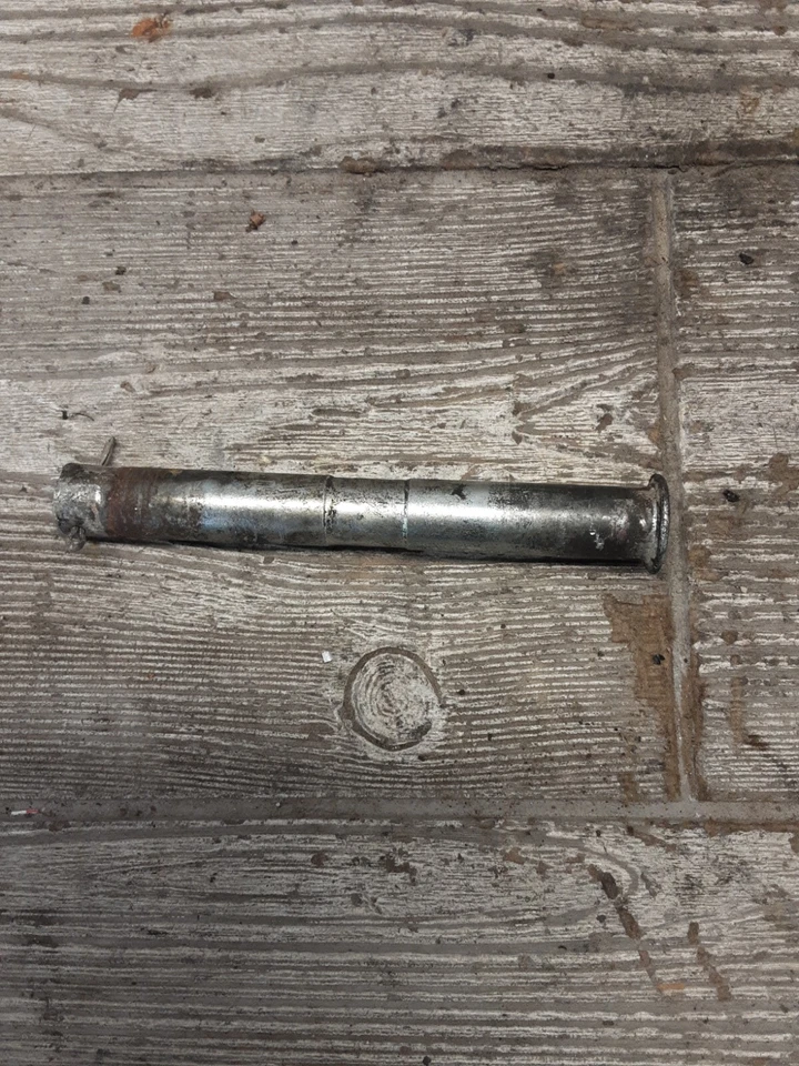 85 84-85 Honda V65 Sabre 1100 VF1100s 1985 soporte central soporte perno Foto 2 de 4