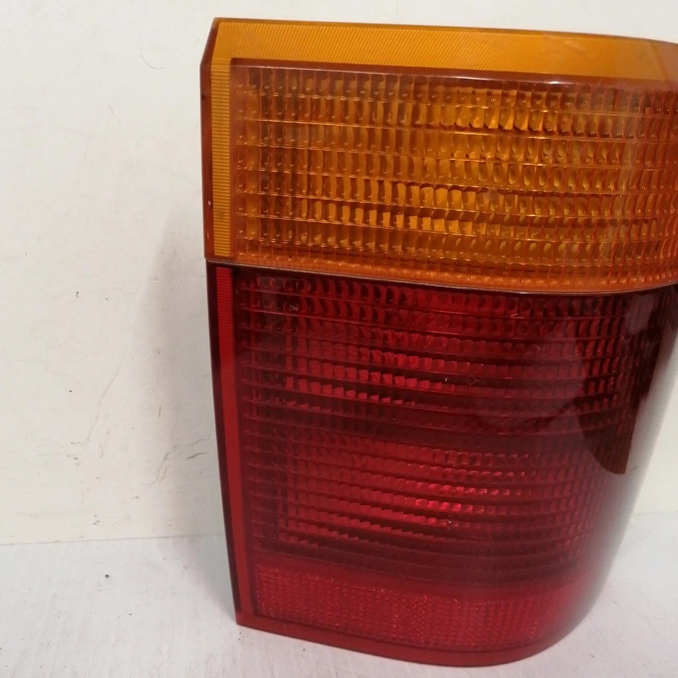 Land Rover Range Rover 1996 luz trasera lateral del conductor Foto 2 de 4