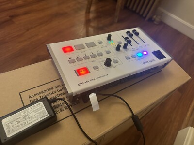Roland VR-1HD AV Streaming Studio Mixer / Video Switcher