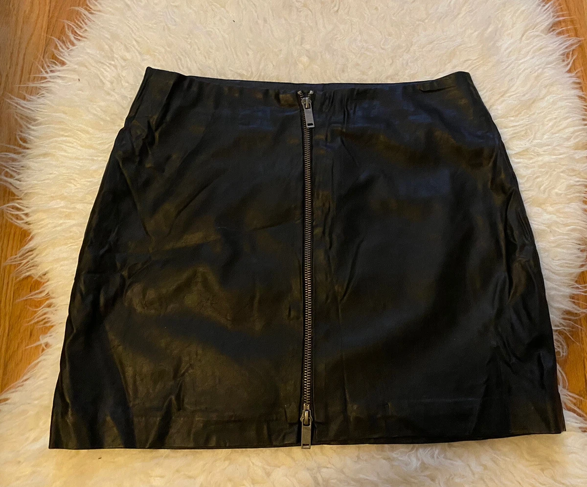 Black mini skirt zipper top