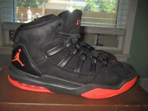 jordan max aura off court