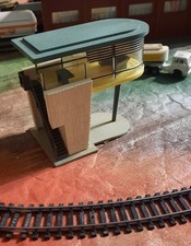 Modélisme  Ferroviaire SNCF - Poste d'Aiguillage type PRCI et salle à Relais -