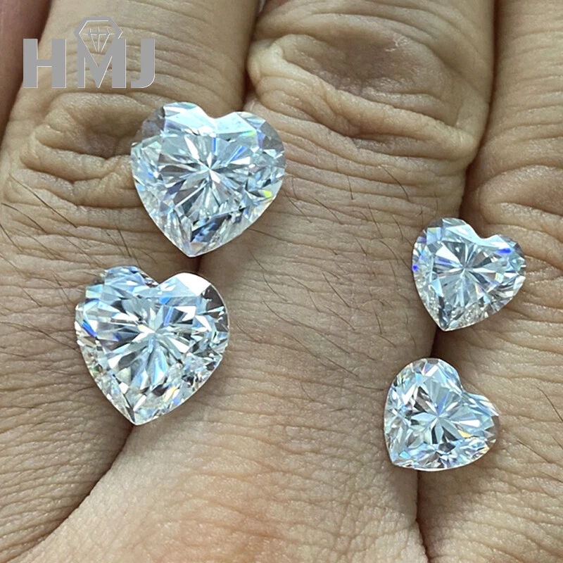 White D Color Heart 3EX Cut Moissanite Stone VVS1 With GRA Certificate 0.3~5ct  - Image 4 of 4