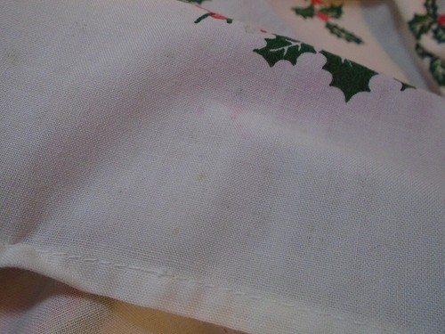 Vintage Tablecloth Linen Rectangle Holly Berries De Witte Lietaer 35" x 33" - Picture 5 of 5